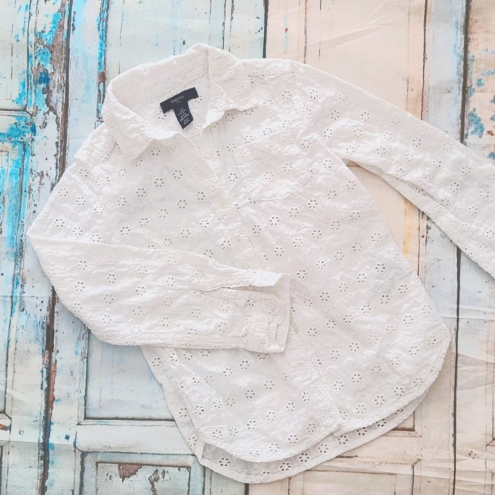 Size 6/7 White Eyelet Shirt